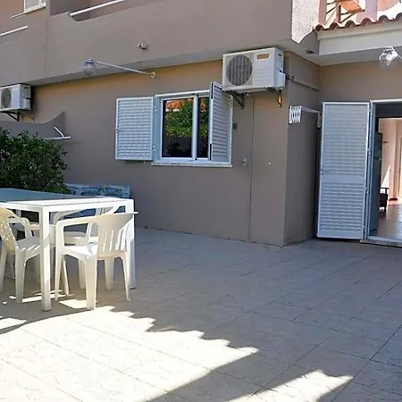Hotel Comfortable And Well Equipped Terrace With Private Pool And Air Conditioni 3*