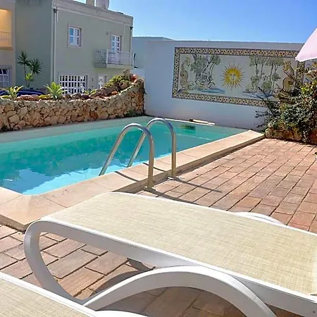 ホテル Comfortable And Well Equipped Terrace With Private Pool And Air Conditioni ヴィラモウラ